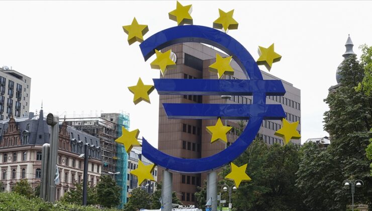 ECB: Tüketiciler daha yüksek enflasyon ve ekonomik daralma bekliyor