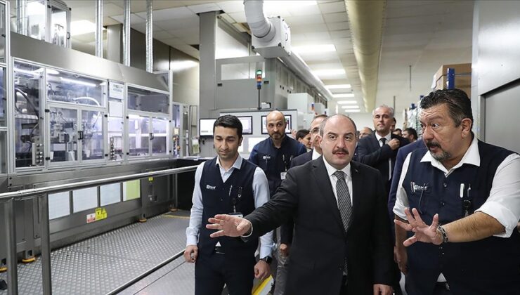 Bakan Varank, ELDOR Elektronik’in İzmir’deki fabrikasını ziyaret etti