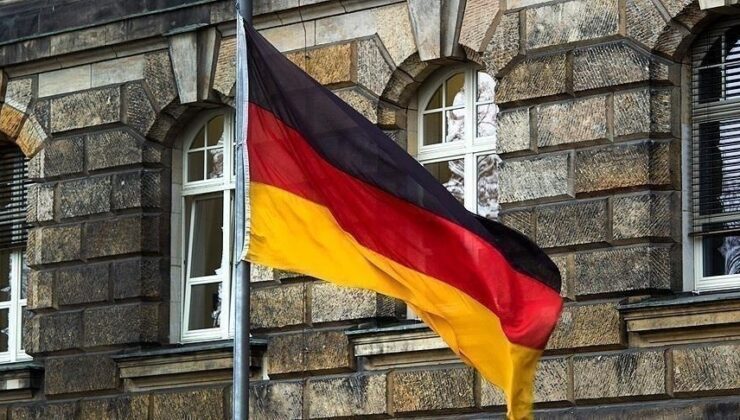 Almanya, İsveç’te Kur’an-ı Kerim yakılmasını kınadı