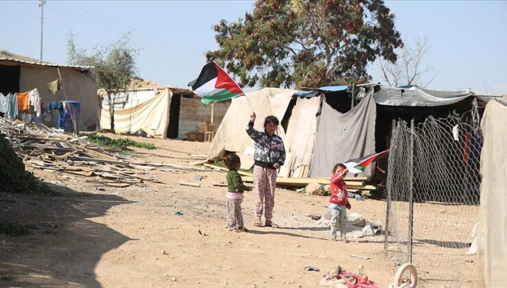 İsrailli siyasilerce yıkımı yeniden gündeme gelen  köyün sakinleri direnmeye kararlı