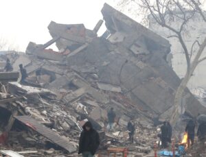 Depremde can kaybı bin 651’e yükseldi