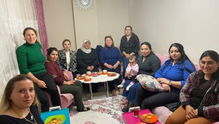 Gürsu’da kadınlar ev ev dolaşıp Akşener’in mesajını anlatıyor!