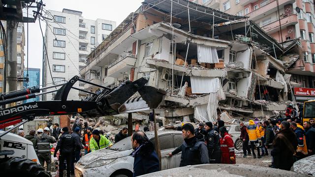 Diyarbakır’da yıkılan binalarla ilgili soruşturmada 29 gözaltı kararı