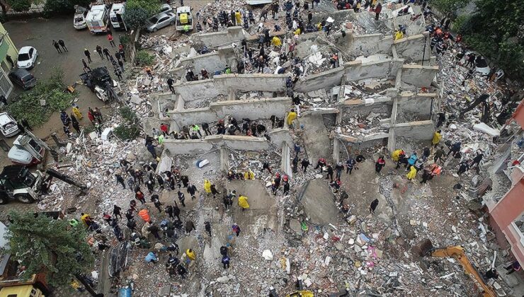 Rusya, deprem nedeniyle Türkiye’ye 100 kişilik arama kurtarma ekibi gönderecek