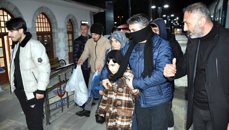 Deprem mağdurlarını taşıyan dizel tren setleri Kırıkkale’ye ulaştı