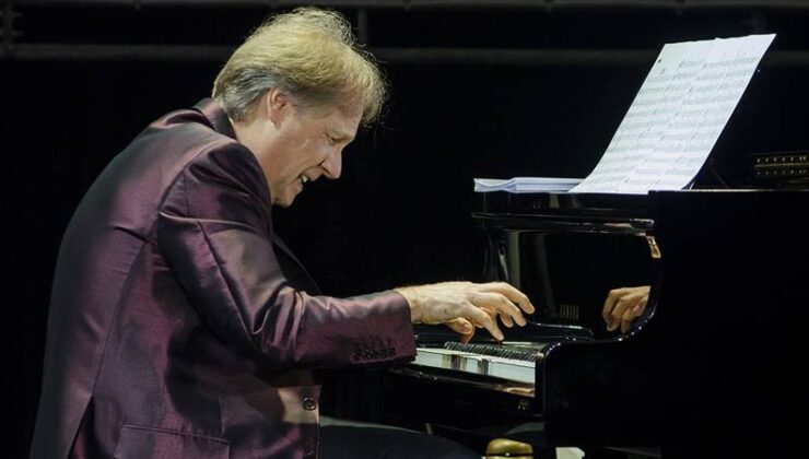 Ünlü piyanist Richard Clayderman İstanbul’da konser verecek