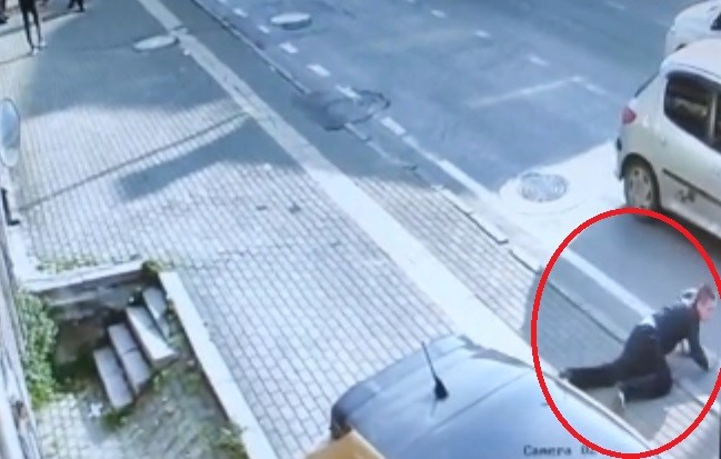 Bursa’da hayatının şokunu yaşadı! Otomobil çarptı metrelerce savruldu…