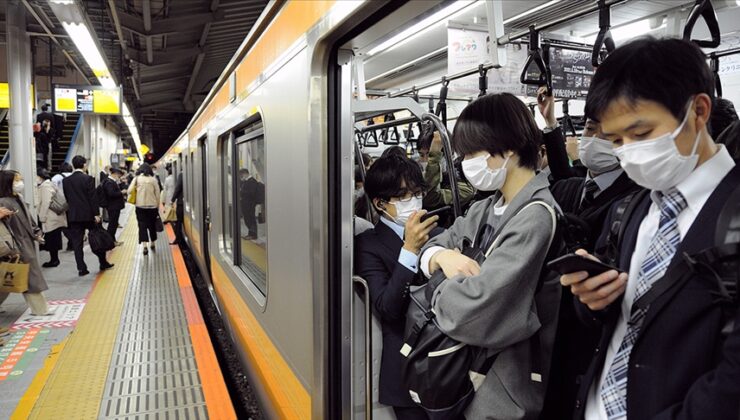 Japonya’da Kovid-19’a karşı maske kullanımı kişisel tercihe bırakılıyor