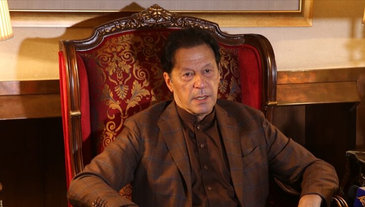 Pakistan’da eski Başbakan Han hakkında iki ayrı tutuklama kararı verildi