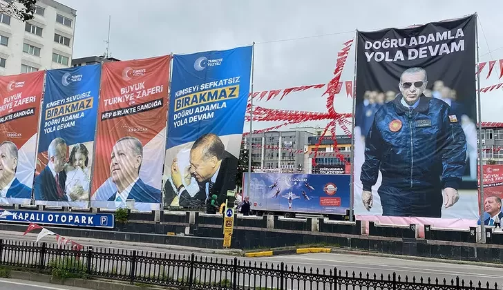 Cumhurbaşkanı Erdoğan’ın fotoğrafının olduğu afişleri yakmıştı! Gözaltına alındı