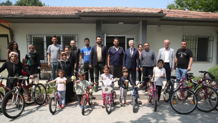 Bursa’da onarılan bisikletler depremzede çocukları mutlu etti