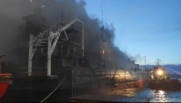 Bakım onarım yapılan gemide yangın çıktı
