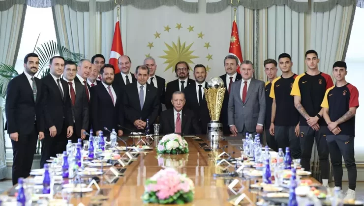 Cumhurbaşkanı Erdoğan, Galatasaray’ı kabul etti 