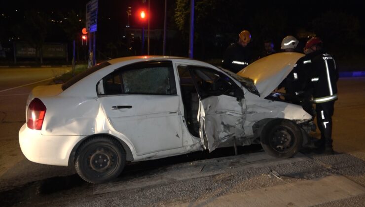 Bursa’da o kavşakta yine kaza! 2 yaralı