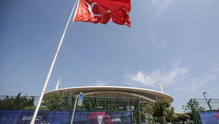 İstanbul’da büyük finale geri sayım: Şampiyonlar Ligi Köyü kuruldu