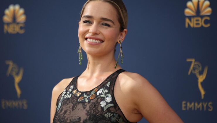 Emilia Clarke: Çıplaklık hakkında soru sormadıkları sürece sorun yok