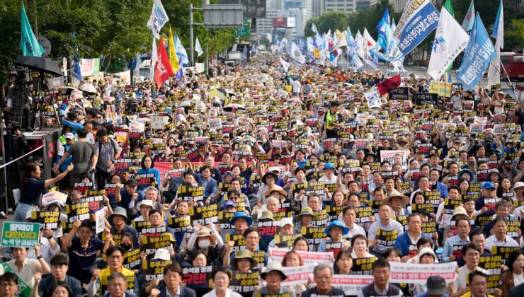 Radyoaktif tahliye! Binlerce kişi protesto etti