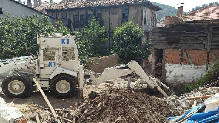 Ölen polisin bahçesinde arama yapılıyor! İddialar ürkütüyor…