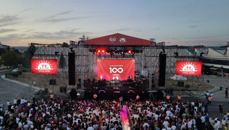 15 Bin Tofaş Çalışanı ve Ailesi Cumhuriyet’in 100’üncü Yılını Kutladı!