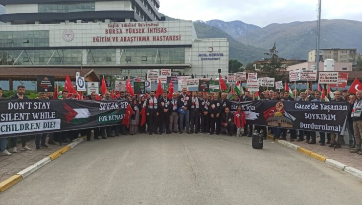 Sağlık çalışanlarından protesto