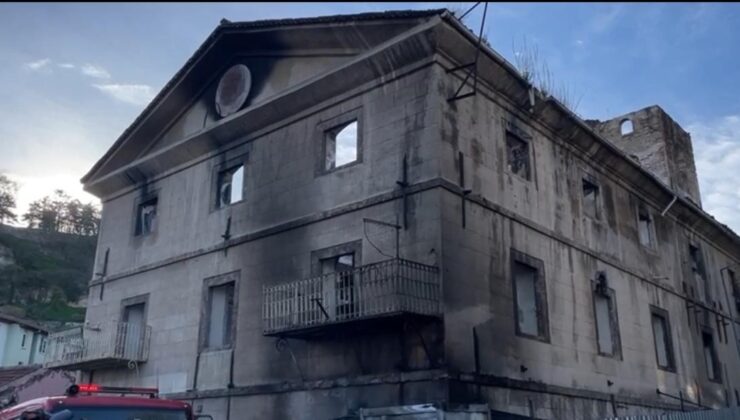 Bursa’nın tarihi binası cayır cayır yandı! 1 kişi öldü…