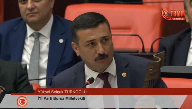 Selçuk Türkoğlu “Kara Ödülü” AK Parti’ye teslim etti!
