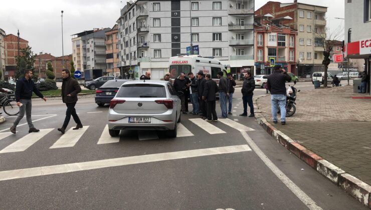 Bursa’da yaya geçidinden karşıya geçen kadına otomobil çarptı