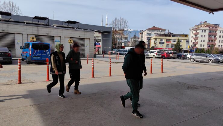 Bursa’da torbacı sevgililer yakalandı!
