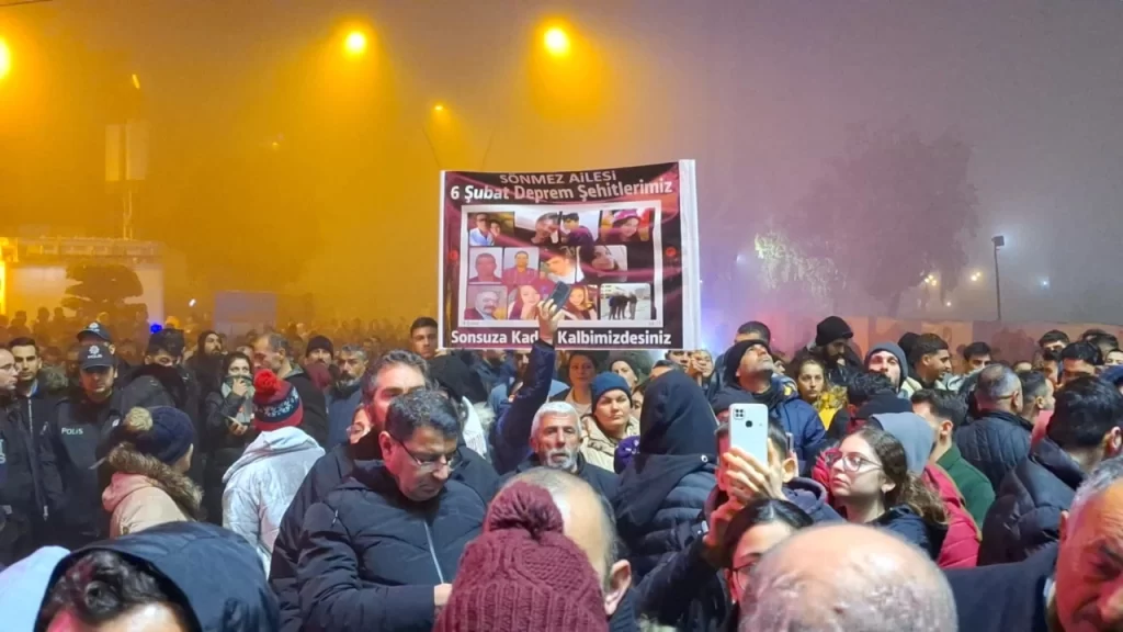 hatayda 6 subat anmasi bakan koca ve ozgur ozele protesto brvl