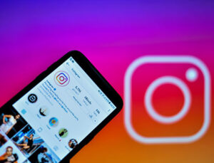 Facebook ve Instagram tüm sahte yapay zeka görsellerini etiketleyecek