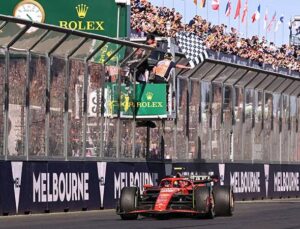 Avustralya Grand Prix’inde kazanan Carlos Sainz