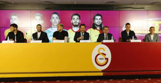 Galatasaray’da 5 futbolcu için imza töreni
