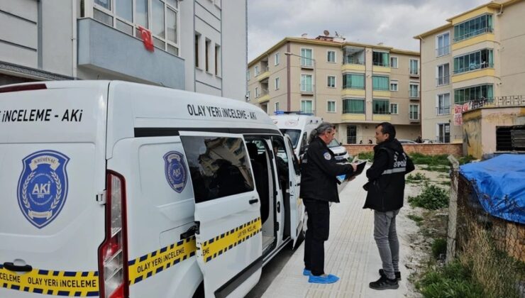  Eve giren ekipler acı manzarayla karşılaştı