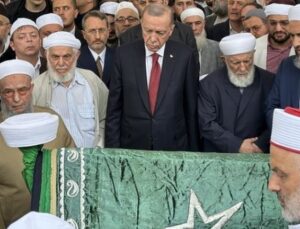Cumhurbaşkanı Erdoğan, İsmailağa liderinn cenaze törenine katıldı