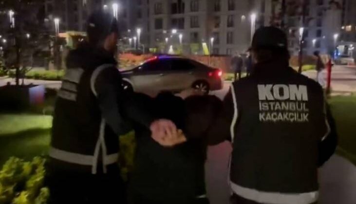 Bakan Yerlikaya duyurdu: Sarı ve kırmızı bültenle aranan iki kişi İstanbul’da yakalandı