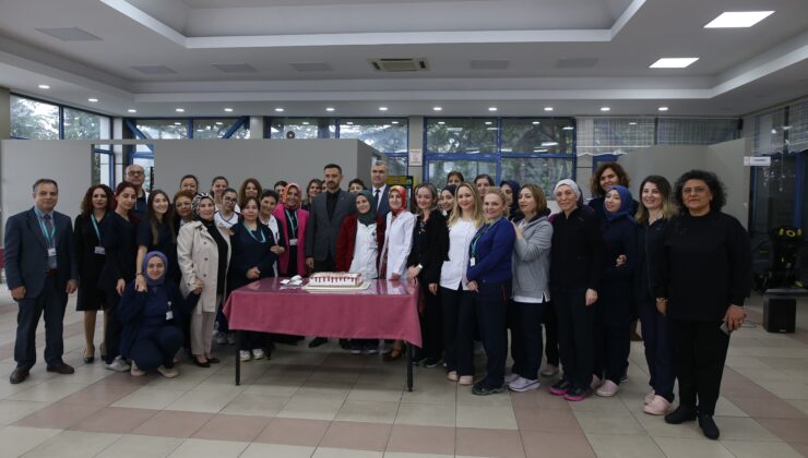 Hastane personeli Hemşireler Günü’nü hastalarla birlikte kutladı