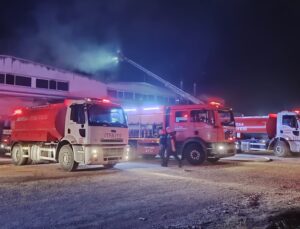 Karacabey’de korkutan fabrika yangını