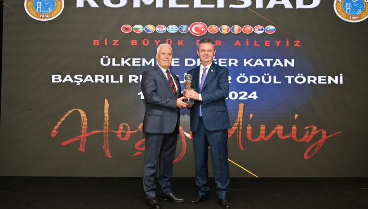 Başkan Bozbey’e RUMELİSİAD’tan ödül