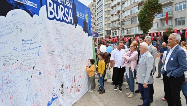 Heykel, çocuk sesleriyle şenlendi