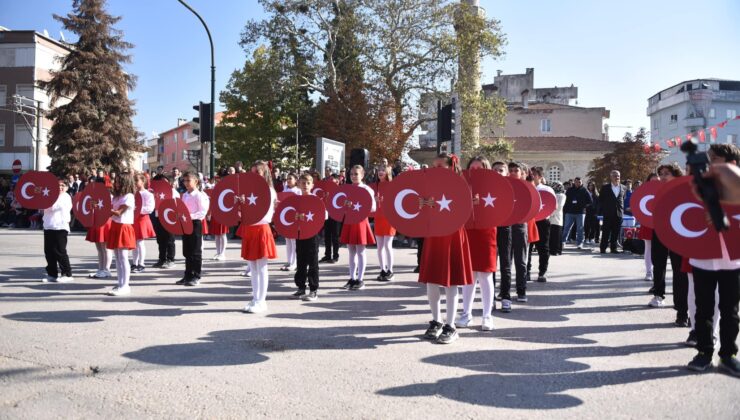 Cumhuriyet coşkusu Yenişehir’i sardı