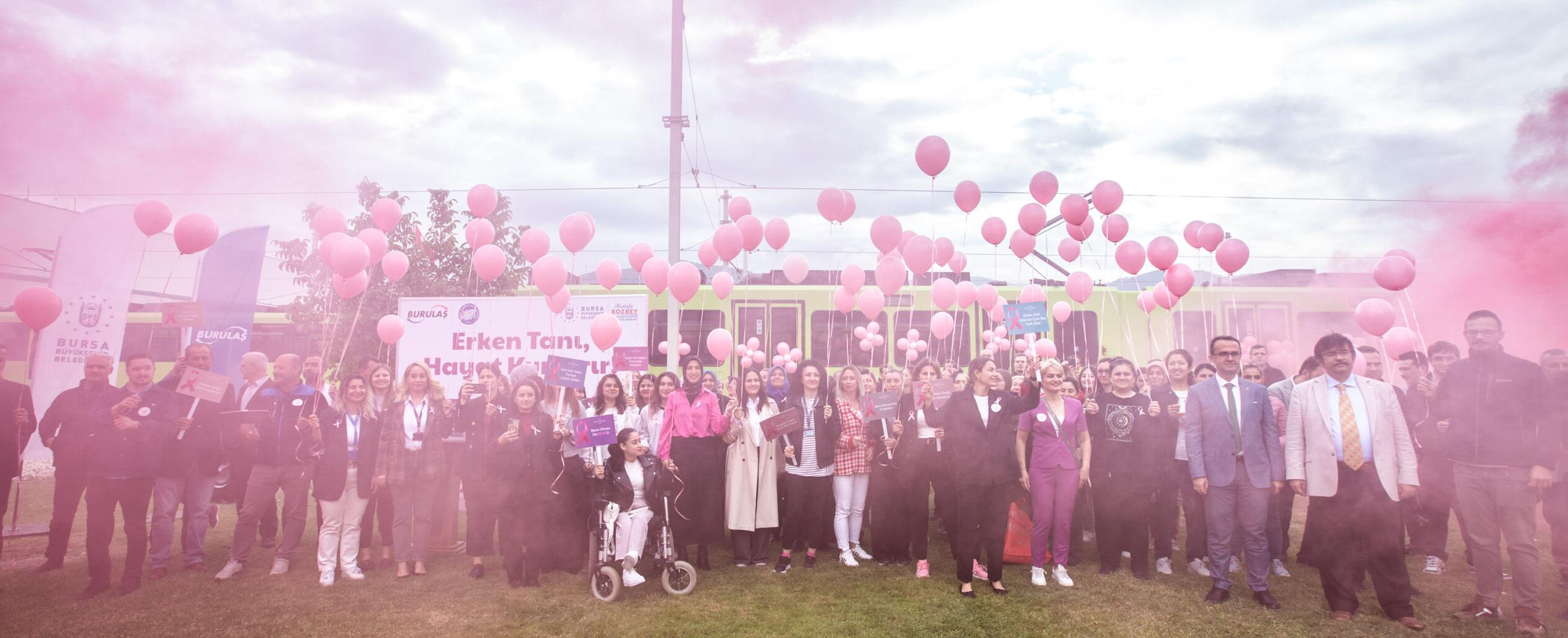 BURULAŞ’ta pembe balonlar gökyüzüne bırakıldı